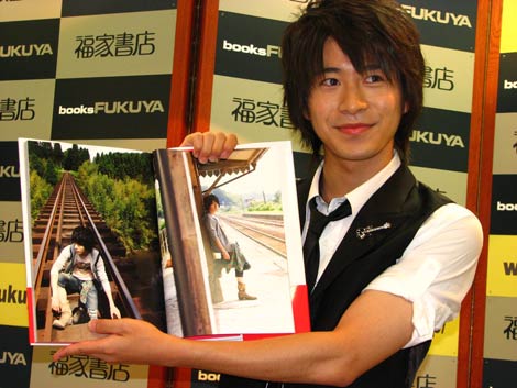 画像・写真 | 仮面ライダークウガ・村井良大の1st写真集イベントに