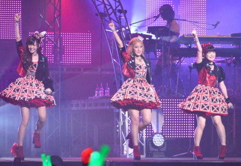 ももちらBuono!、武道館で4年ぶり単独ライブ「解散してないよ