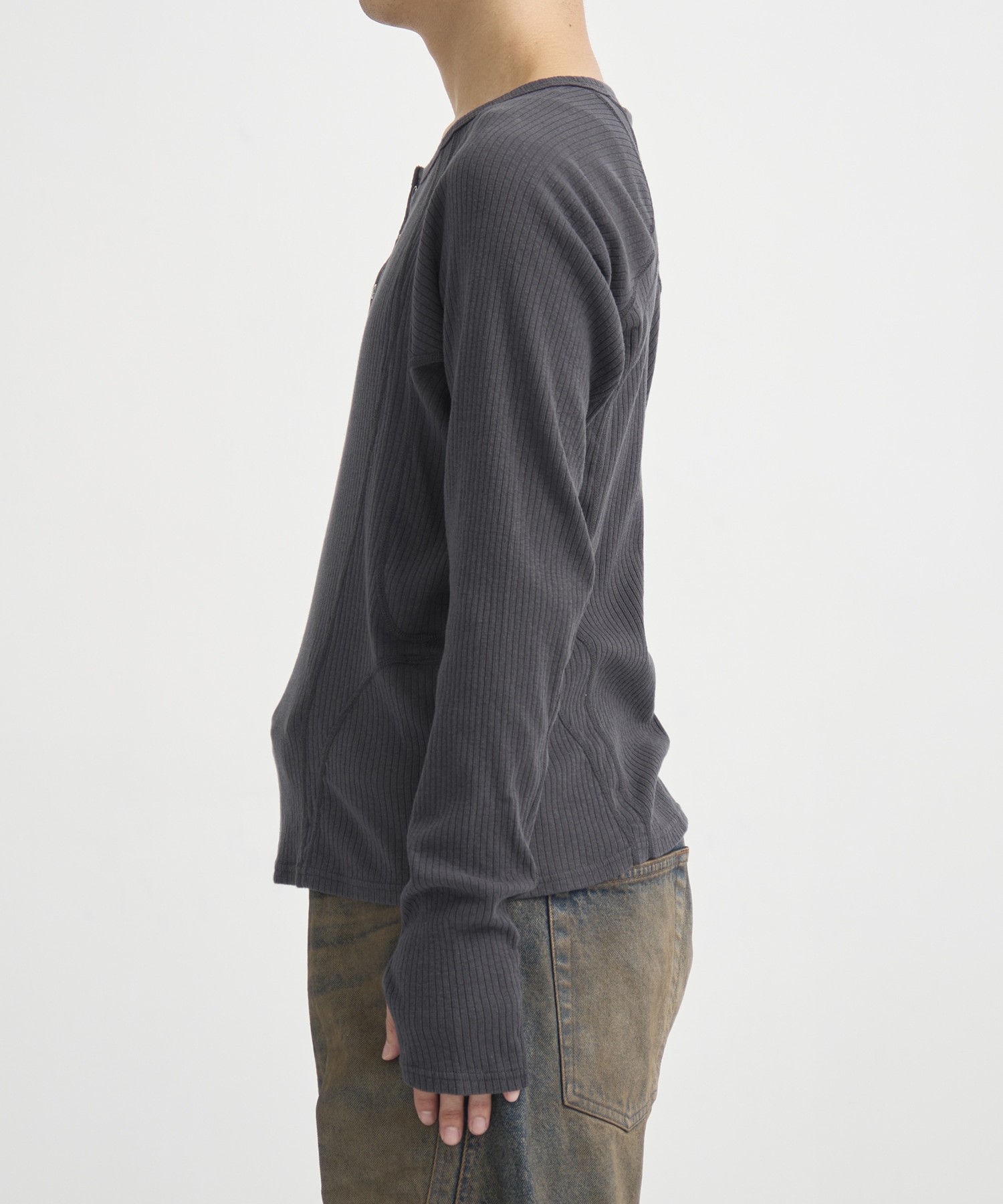 別注 HENLEY PANELED SWEATER(1 DARK GREY): NVRFRGT: MENS｜CONZ