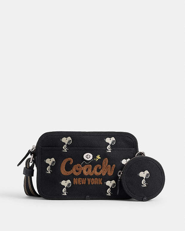 公式】COACH – コーチ | 【COACH X PEANUTS】カーゴ カメラ バッグ