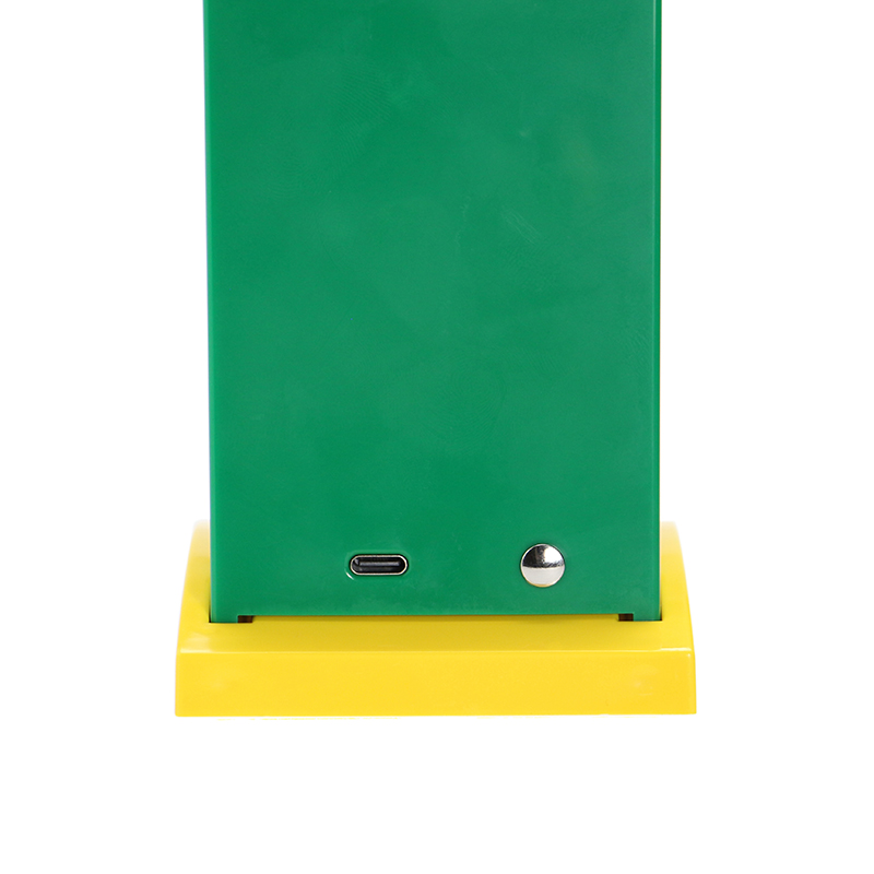 Linea Zero（リニアゼロ）チューカン ランプ グリーン｜デスクランプ