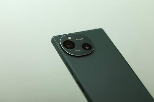 スマートフォン「AQUOS R9」＜SH-51E＞をNTTドコモより発売｜ニュース