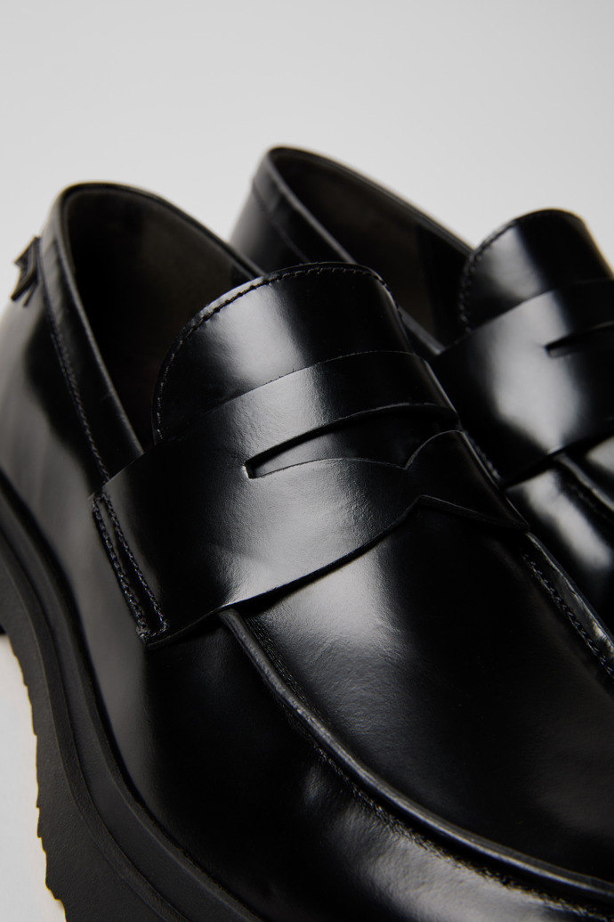 Walden Black Formal Shoes for Men - Autumn / Winter collection