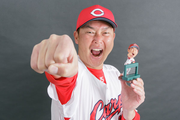 広島・新井貴浩監督のリアルすぎるボブルヘッド配布へ「これはすごい