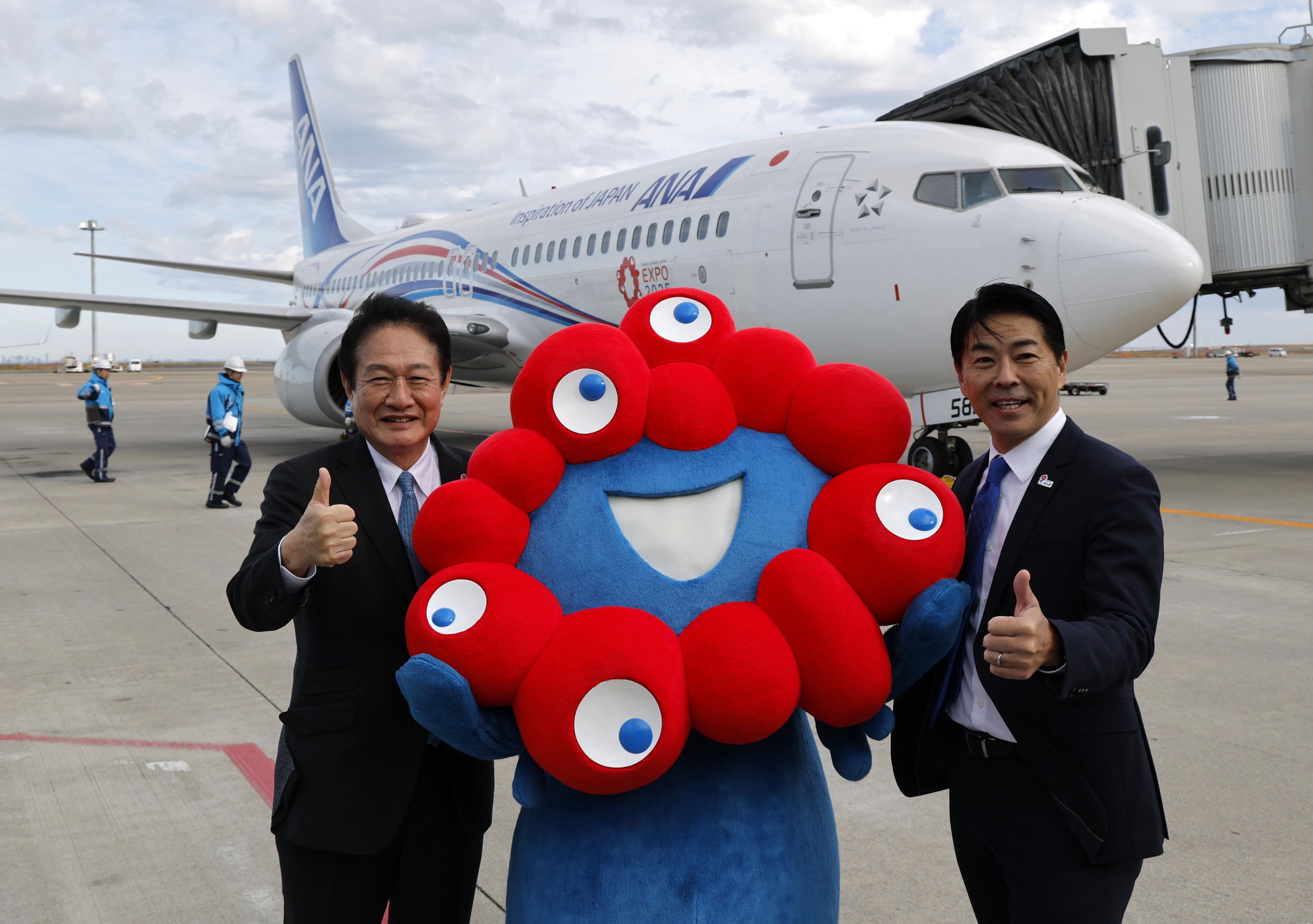 万博の特別デザイン機を披露 ANA、羽田ー関空間で初運航 - 産経ニュース