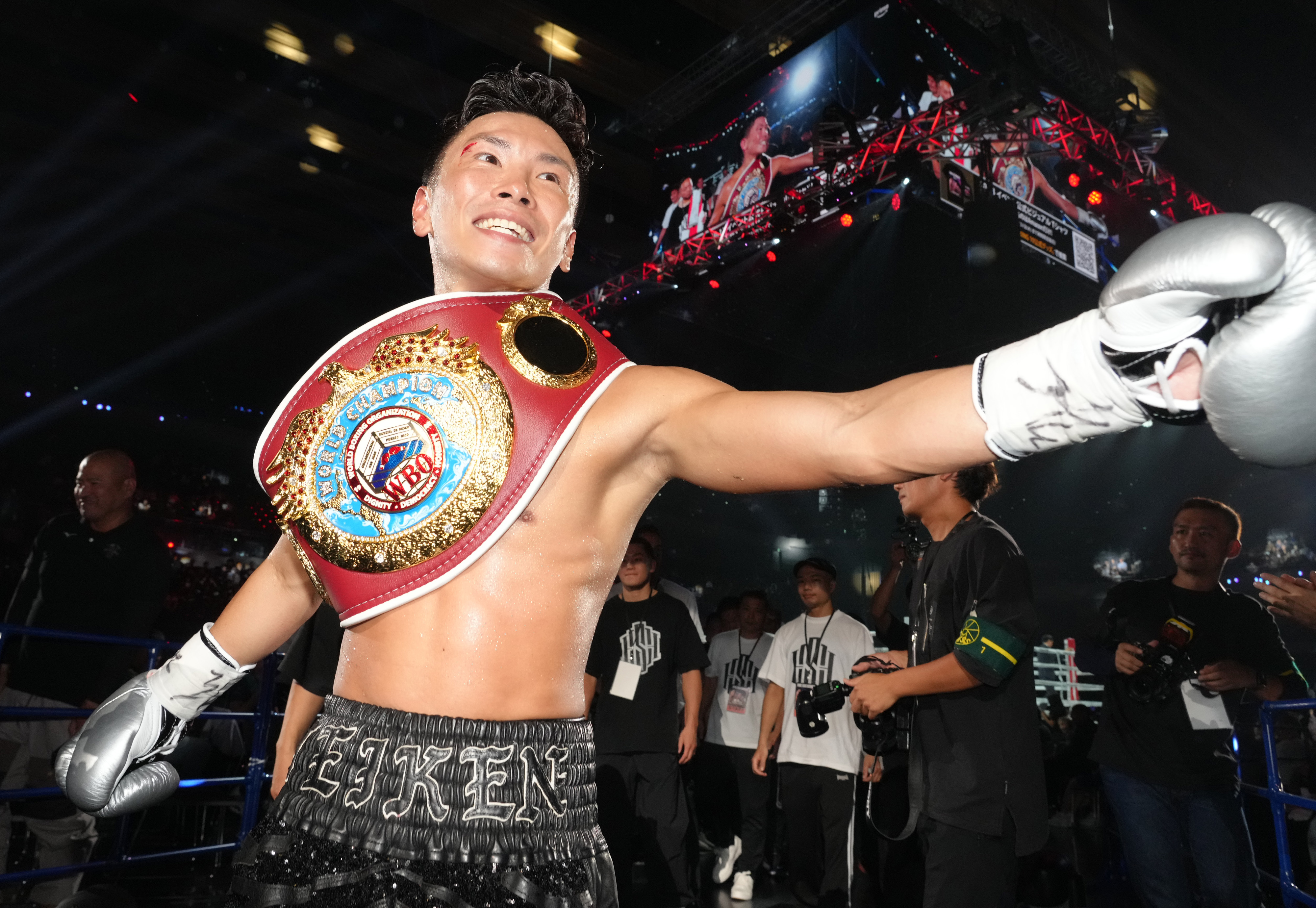 ボクシング】岩田翔吉、ノリエガに3回3分TKO勝ち 早大出身者初の世界