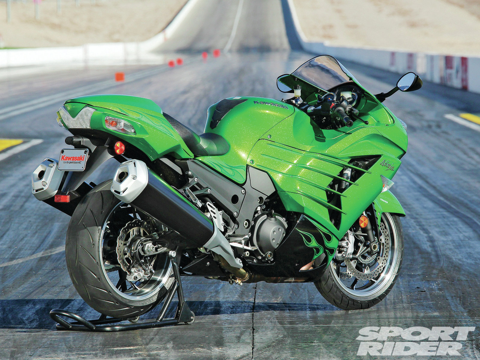 2012 Kawasaki ZX-14R | The New King Cometh | Cycle World