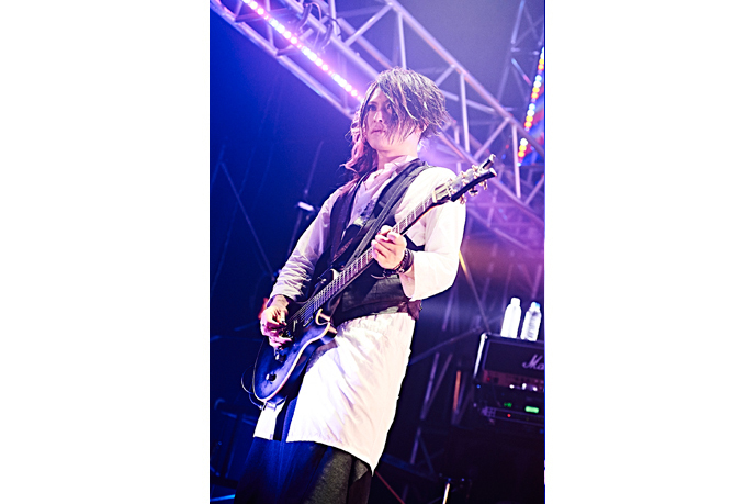 BORN 2016.5.26 Zepp DiverCity【SUPER BLACK MARKET】ライブレポート