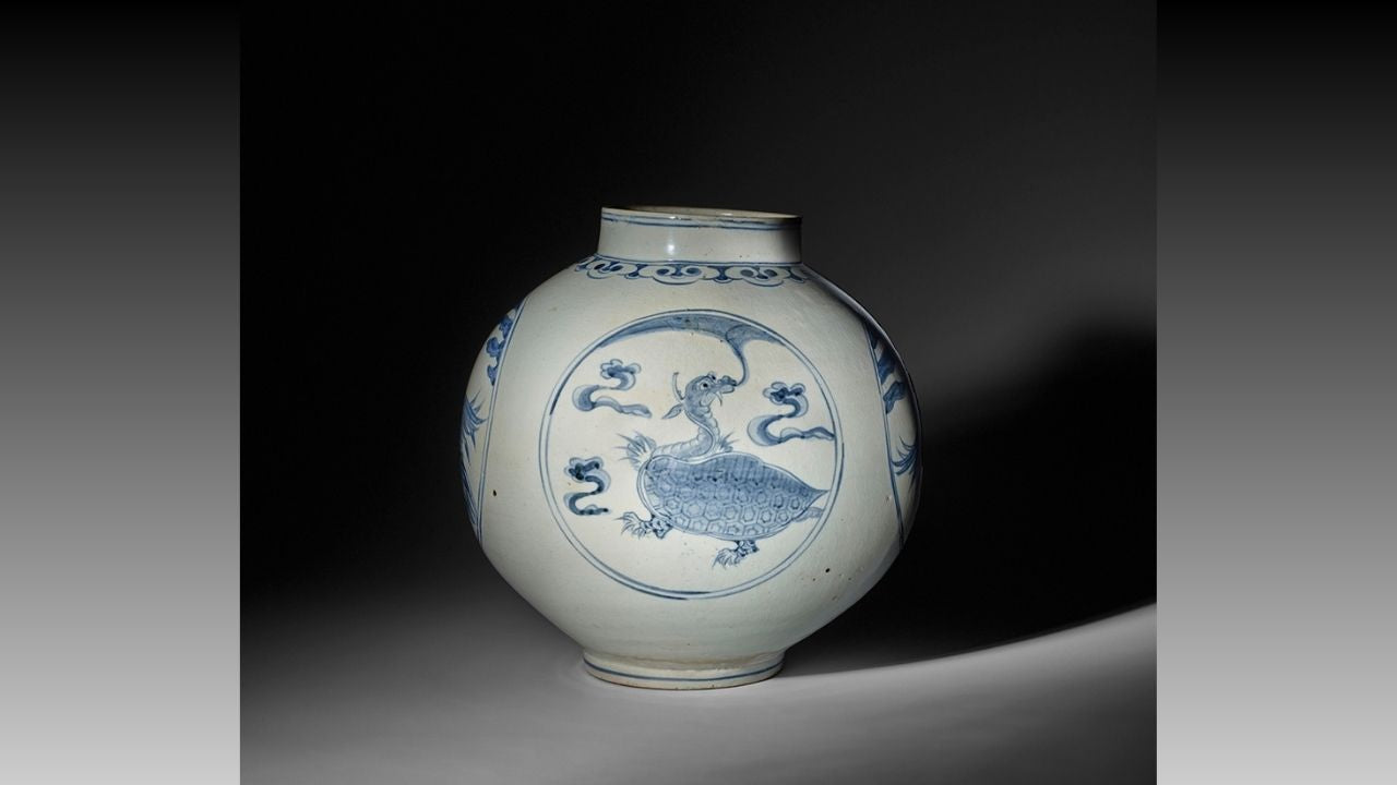 最高峰の美の結晶、朝鮮青花の球形壺。9月NYのオークションに登場 – 目