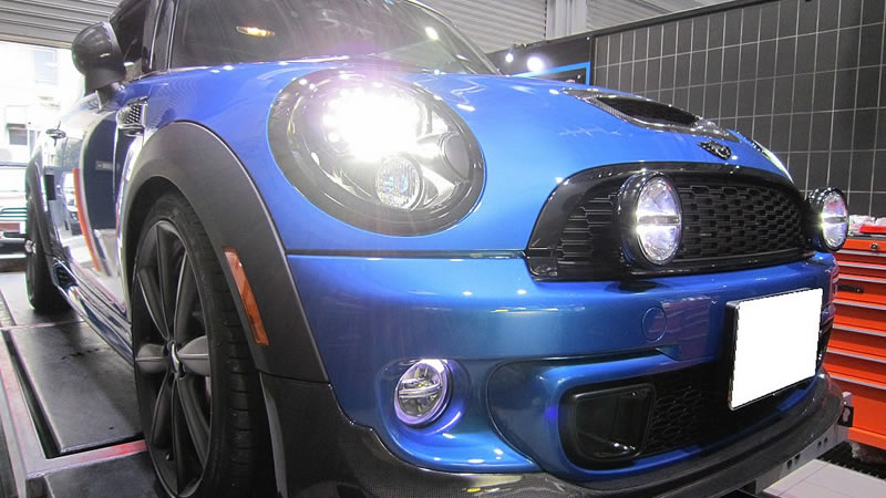 ミニの表情が一変!! LEDアディショナル・ヘッドライト 【CLUB CARS】