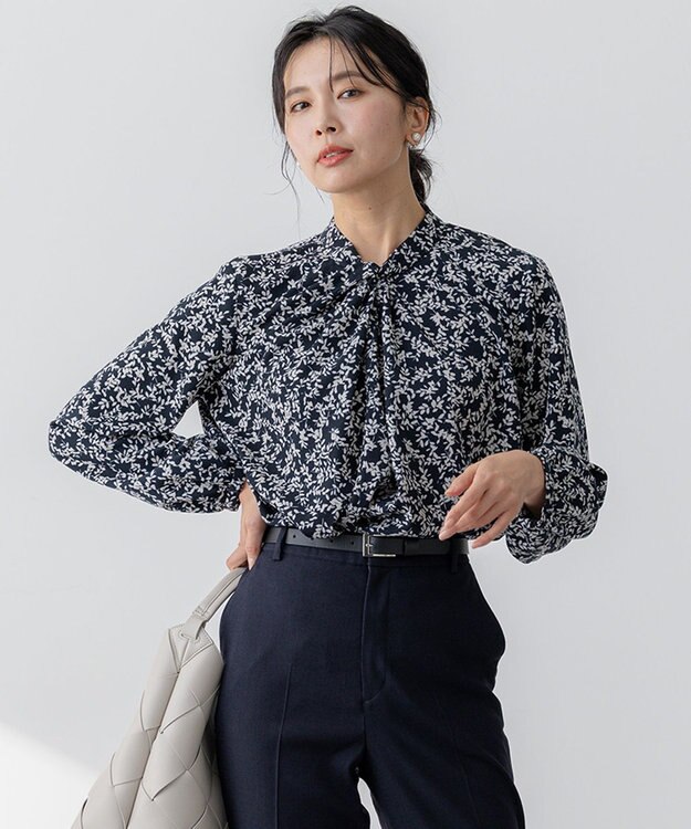 洗える】シャドーリーフ プリント ブラウス / 23区 | ファッション通販