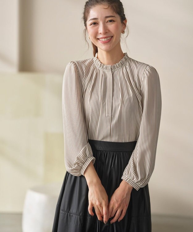 WEB限定】ライトデシン フリル襟ブラウス / 組曲 | ファッション通販