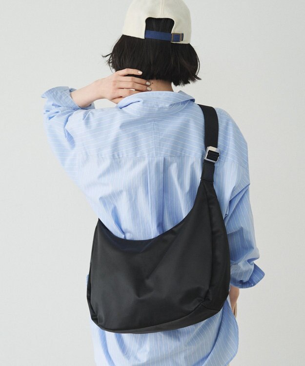 3/4～価格改定》クラウズナイロンラウンドビッグショルダーバッグ(CE