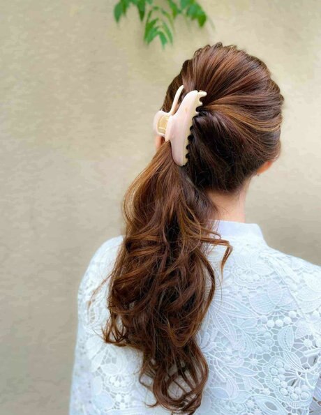 2025年のスタートにふさわしい。ヘアクリップで新しい私を | acca