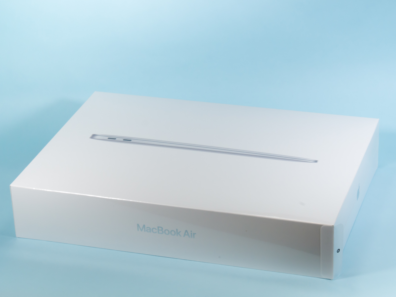 Apple M1チップ搭載のMacBook Airが届いたので開封 – クラベル