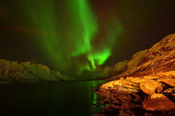 身体も機材も凍る極寒のノルウェーで 美しいオーロラを撮影するコツと