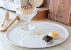 イマン ローズバスケット 陶器、ホーロー － フレンチカントリーのバラ