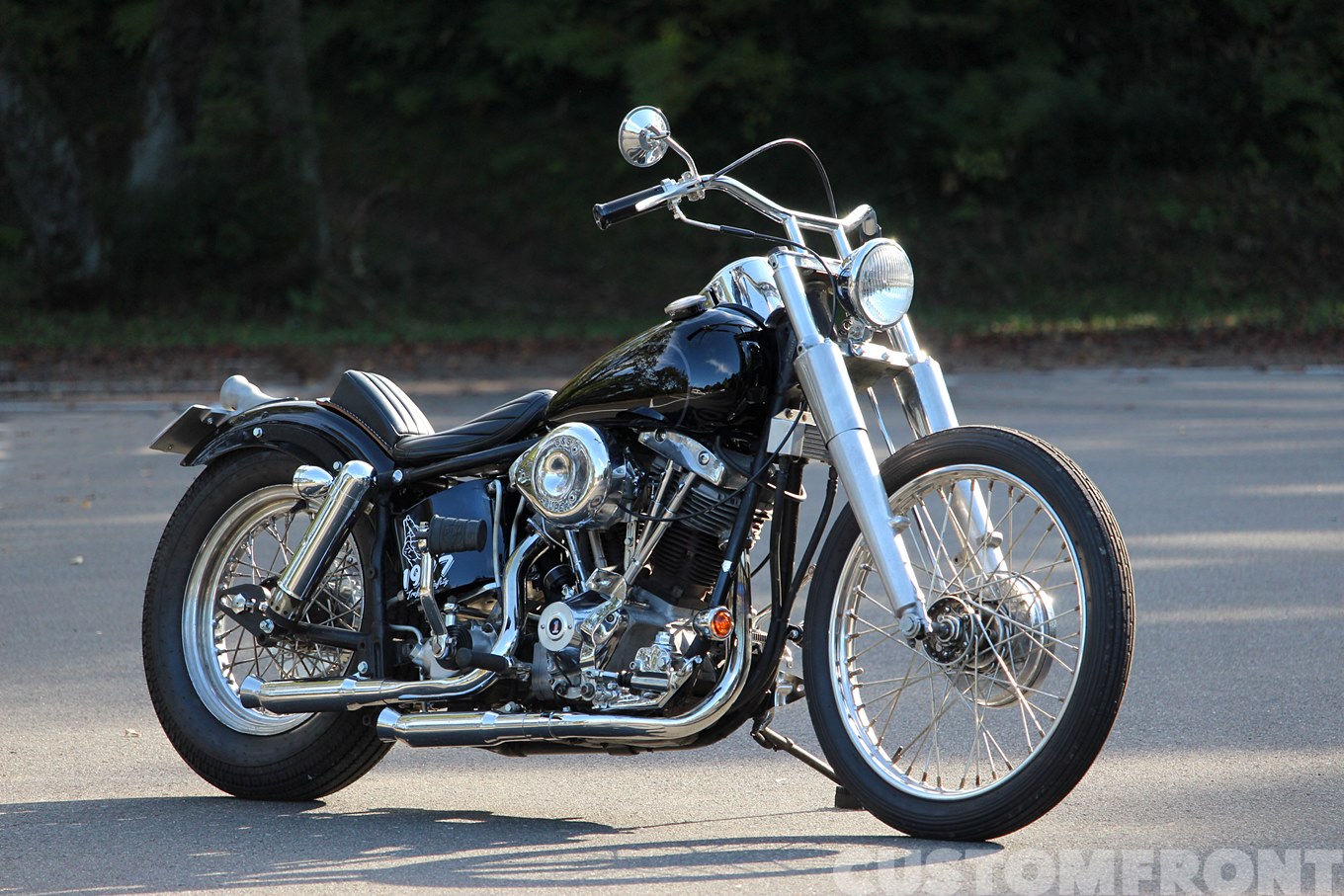 ハーレー ボバーショベル FLH 1977のチョッパーカスタム・モトリ
