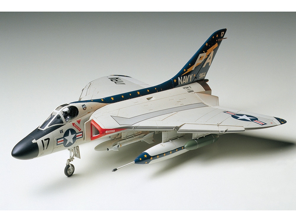 タミヤ 1/48 傑作機シリーズ ダグラス F4D-1 スカイレイ | タミヤ