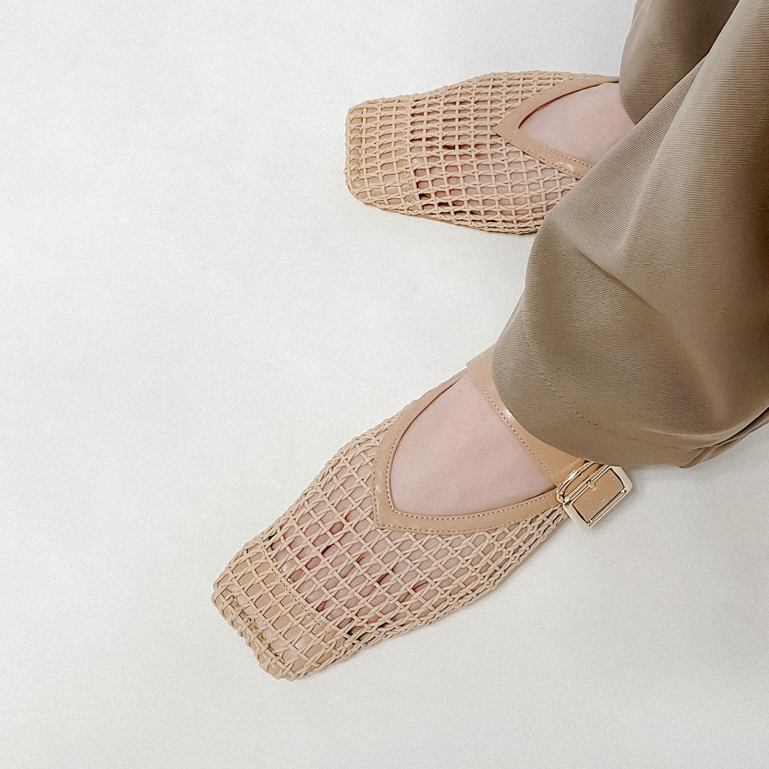 Daniella & GEMMA ONLINE STORE – スクエアトゥメッシュストラップ