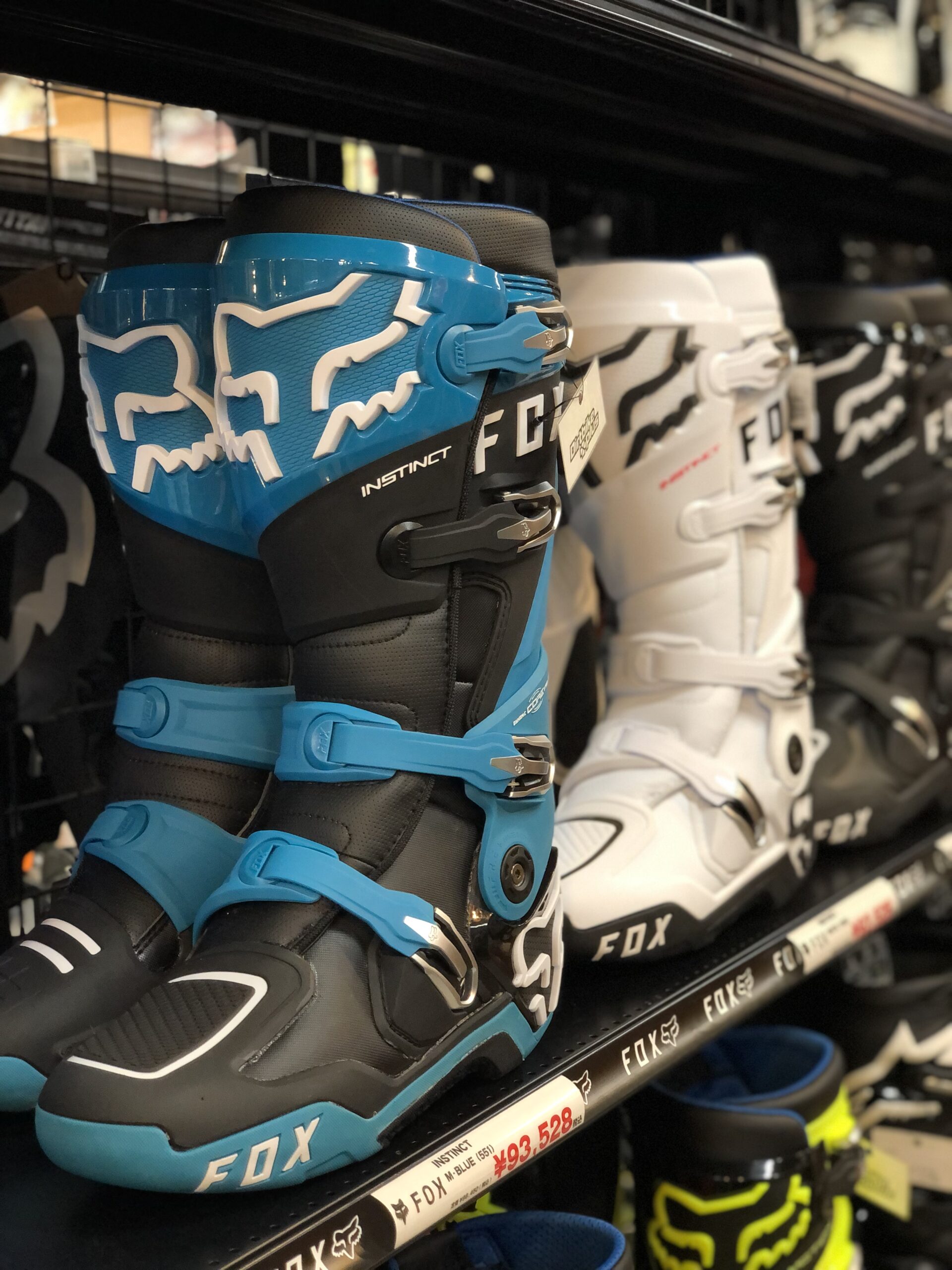 ダートバイクプラスブログ|新作FOXインスティンクトブーツのご紹介！！