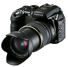 富士フイルム、900万画素CCDハニカムを搭載した「FinePix S9100」