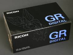 写真で見る「GR DIGITAL1周年記念モデル」