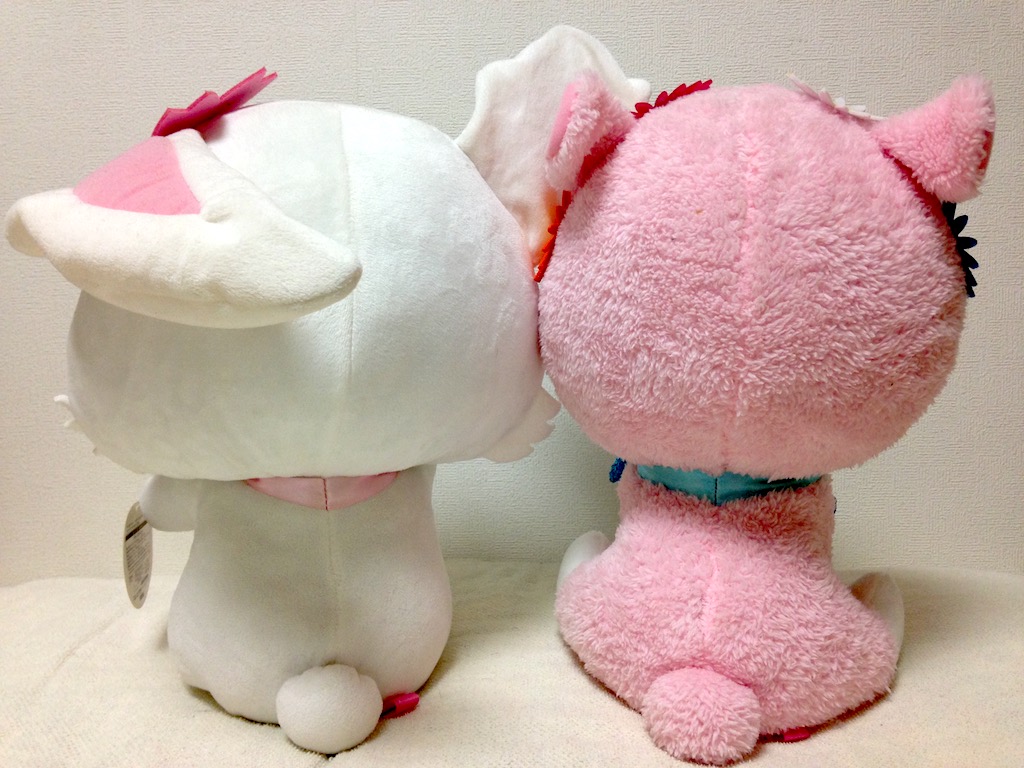 ジュエルのように輝くリボンを身につけている「ジュエルペット