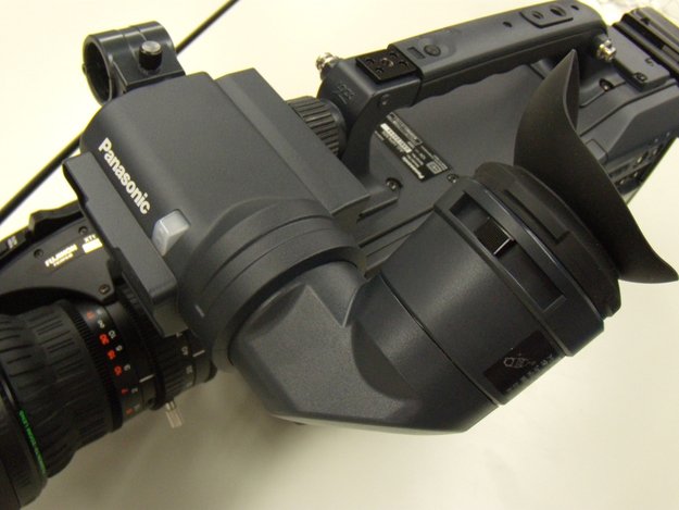 ファイルベース収録カメラ最新案内]Vol.08 パナソニック：AG-HPX305