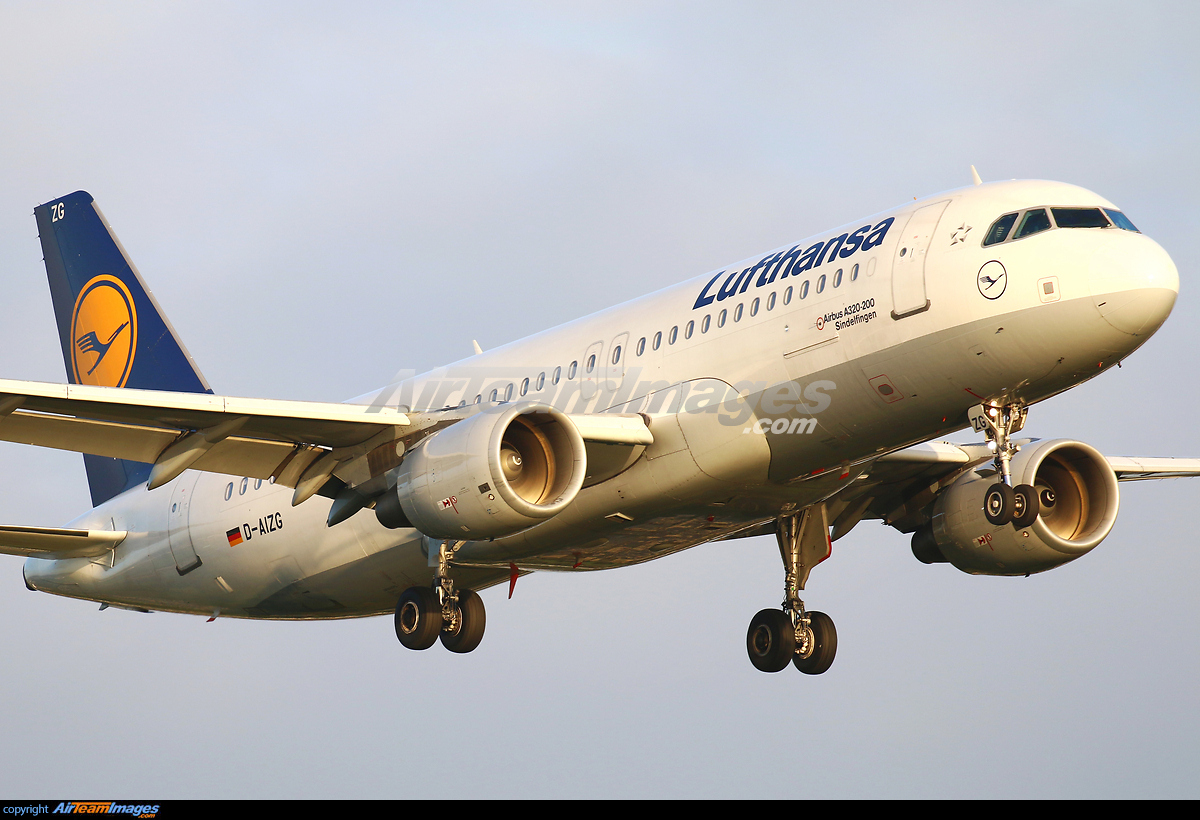 Airbus A320-214 Lufthansa D-AIZG - AirTeamImages.com