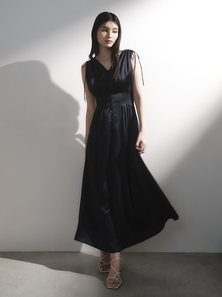 サテンタックフレアワンピース／ウォッシャブル(マキシ・ロング