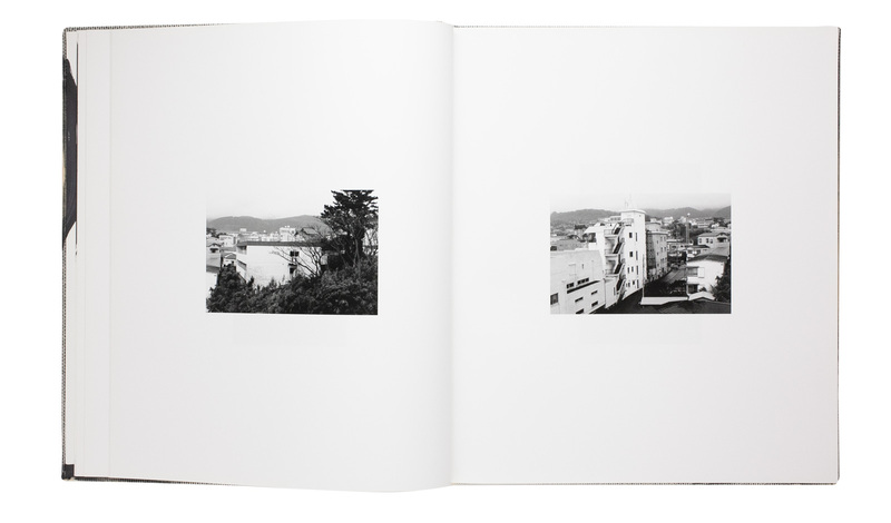 Custom Chair Album - 佐内正史 | shashasha 写々者 - 写真集とアート