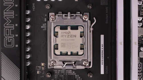 DOMINATOR TITANIUM RGB DDR5 メモリ | CORSAIR