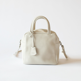 HALLIE 2WAYキューブポシェット／REN（レン）｜愛着を持ってずっと使い