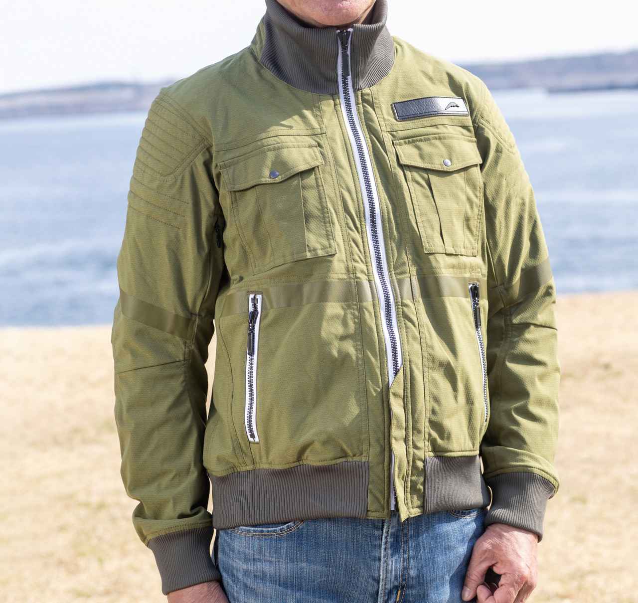 クシタニならカジュアルなジャケットでも安心！ トラディショナル系や