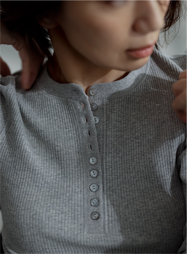 東原亜希 FORME 2025 SPRING HENRY NECK RIB CUT AND SAW