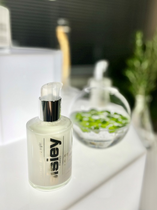 絶対的ロングセラーの美容乳液が、さらに進化! 【倉田真由美のBeauty