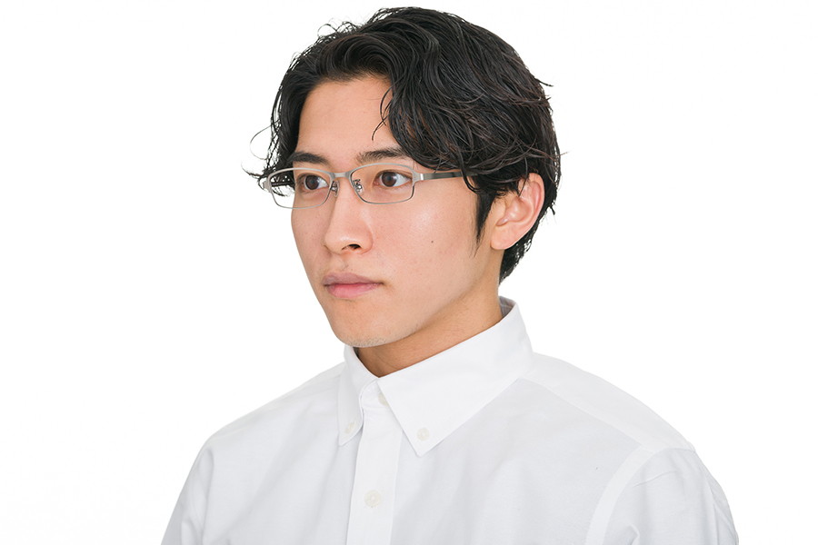 スペシャルプライス]0.4mm厚の極薄メタルを採用した、掛け心地抜群の