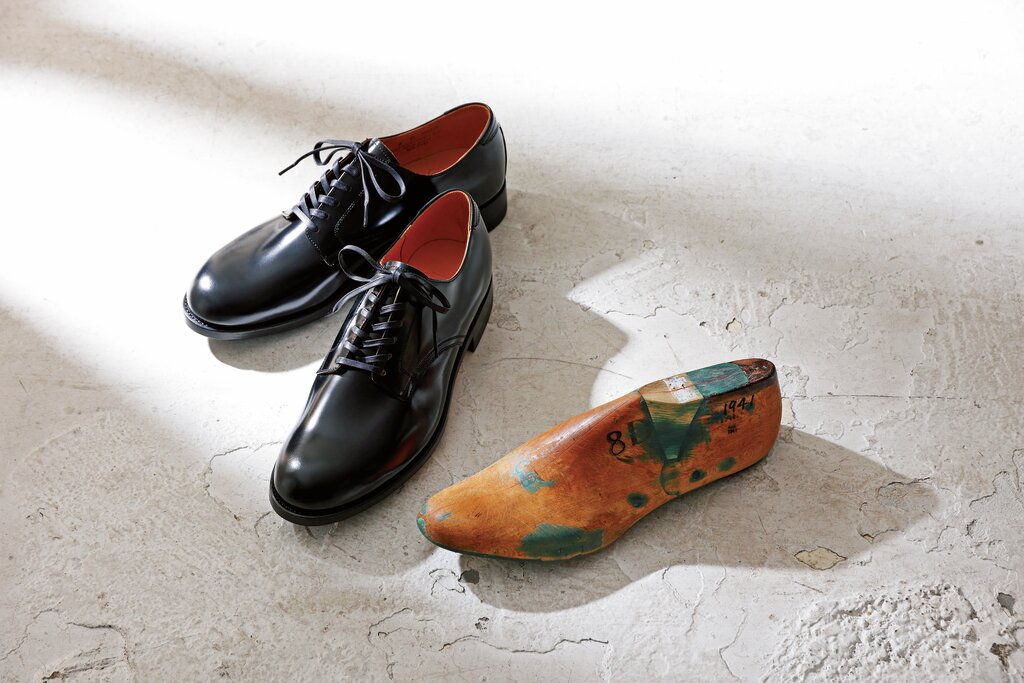 1941年製のネイビーラスト（木型）を使用した、オンもオフも使える万能