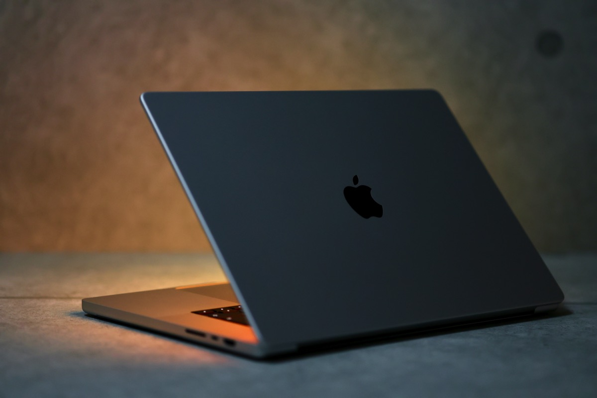 M2 Pro/Max搭載MacBook Pro 14/16インチ登場。モバイルで使う超高性能
