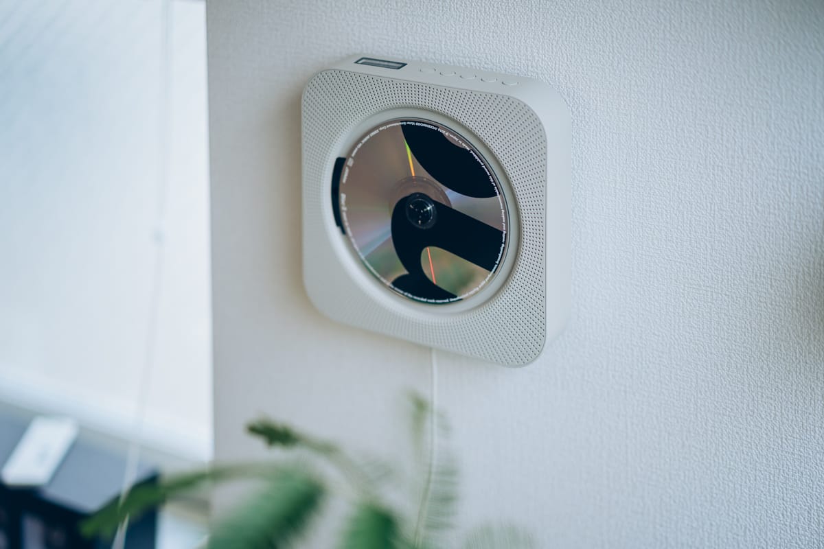 無印良品の傑作「壁掛式CDプレーヤー」を導入した話。家に眠っているCD