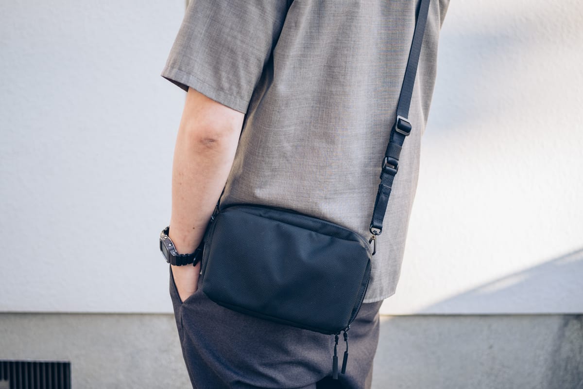 THE TOKYO TECHPACK POUCH レビュー！ショルダーバッグにもなる2Way