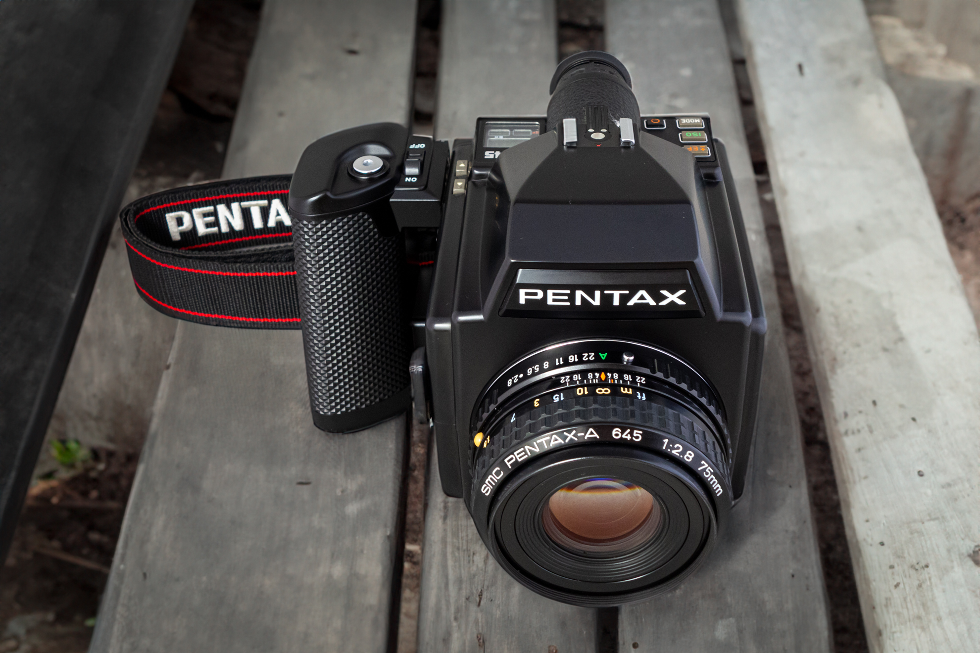 PENTAX 645 ◇レビュー 外観編◇ | デジタル試しうち