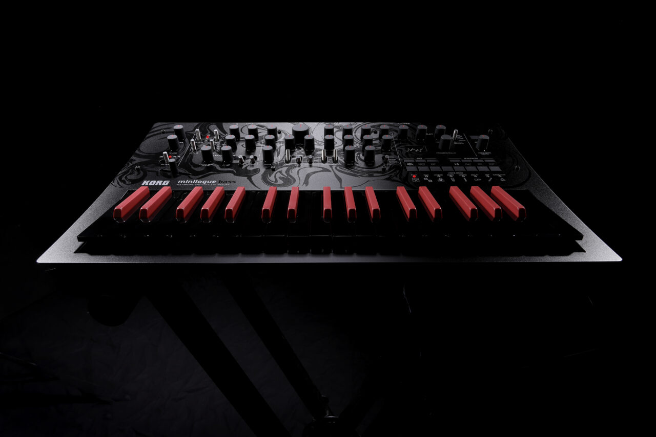 KORGからアナログシンセサイザー「MINILOGUE BASS」が発売