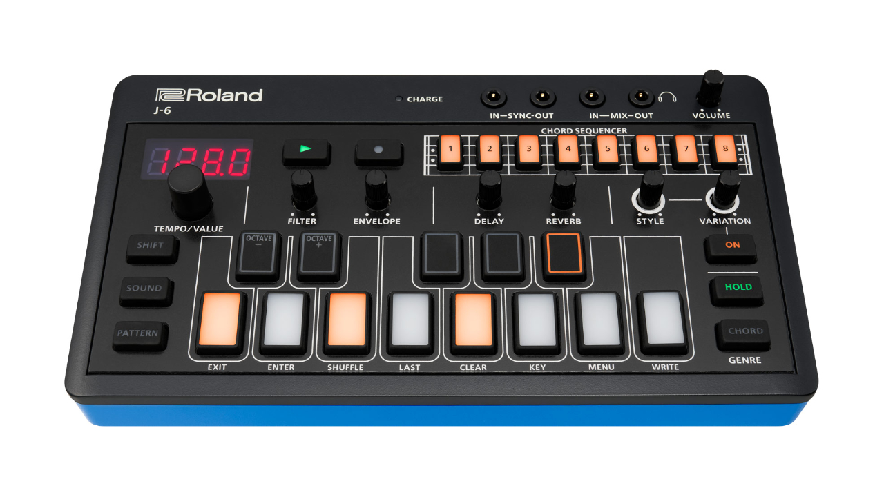 ROLANDからシンセサイザー「J-6 CHORD SYNTHESIZER」が発売！