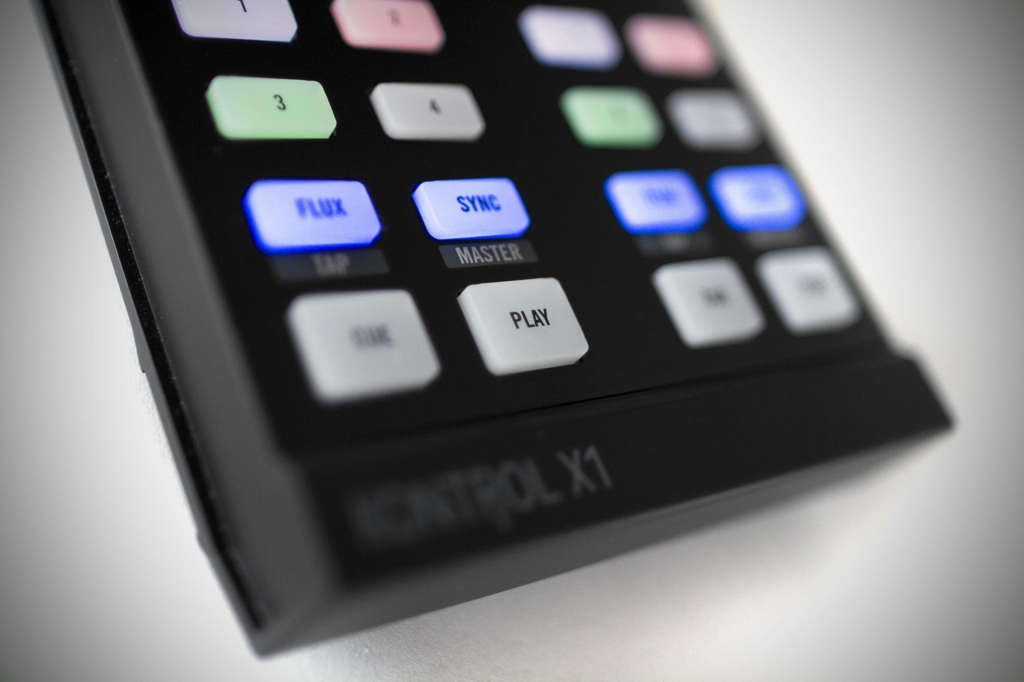 REVIEW: Traktor Kontrol X1 MK2 DJ controller – DJWORX