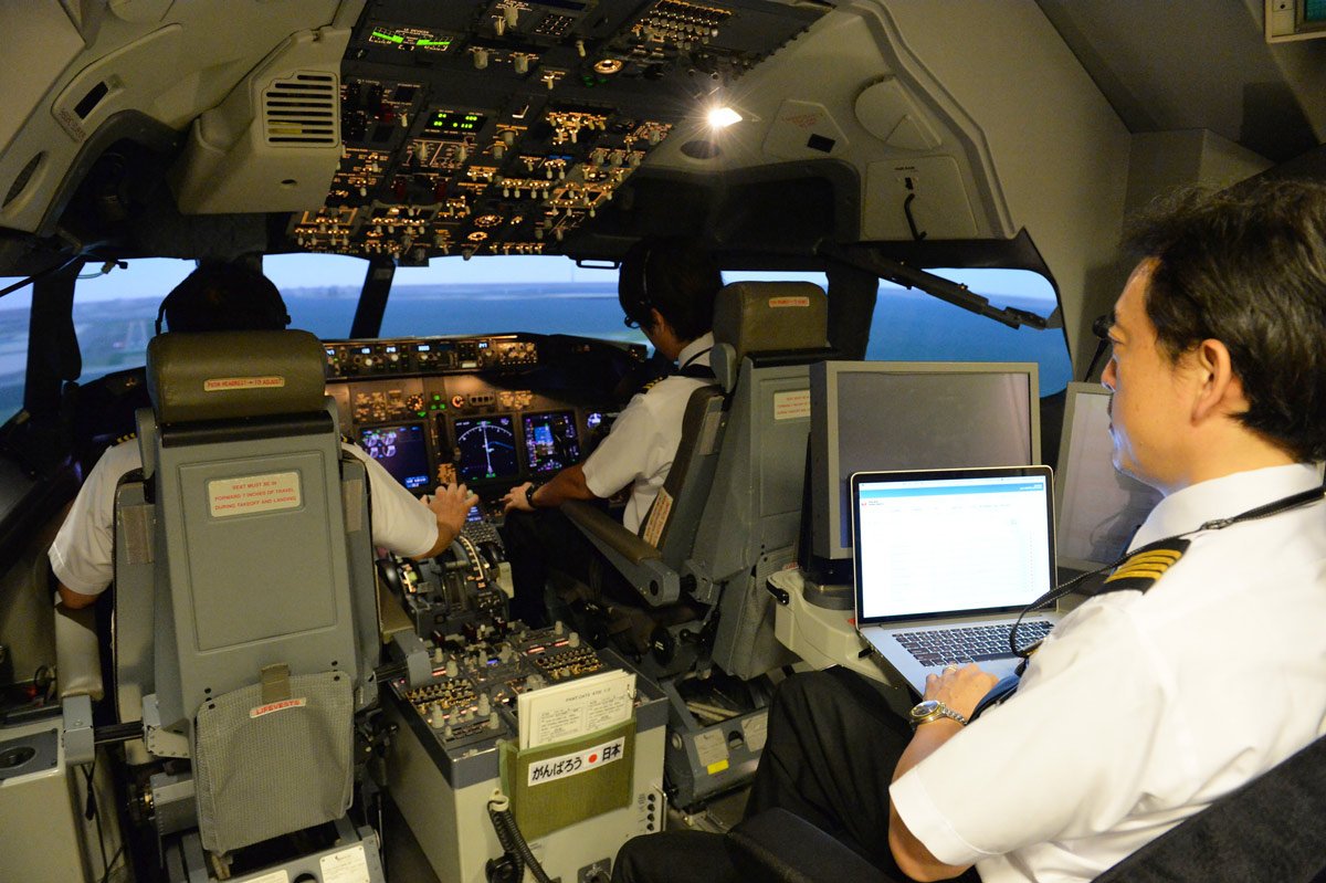 JAL、パイロット訓練改革の成果は？ボーイング777と787の「混乗」を