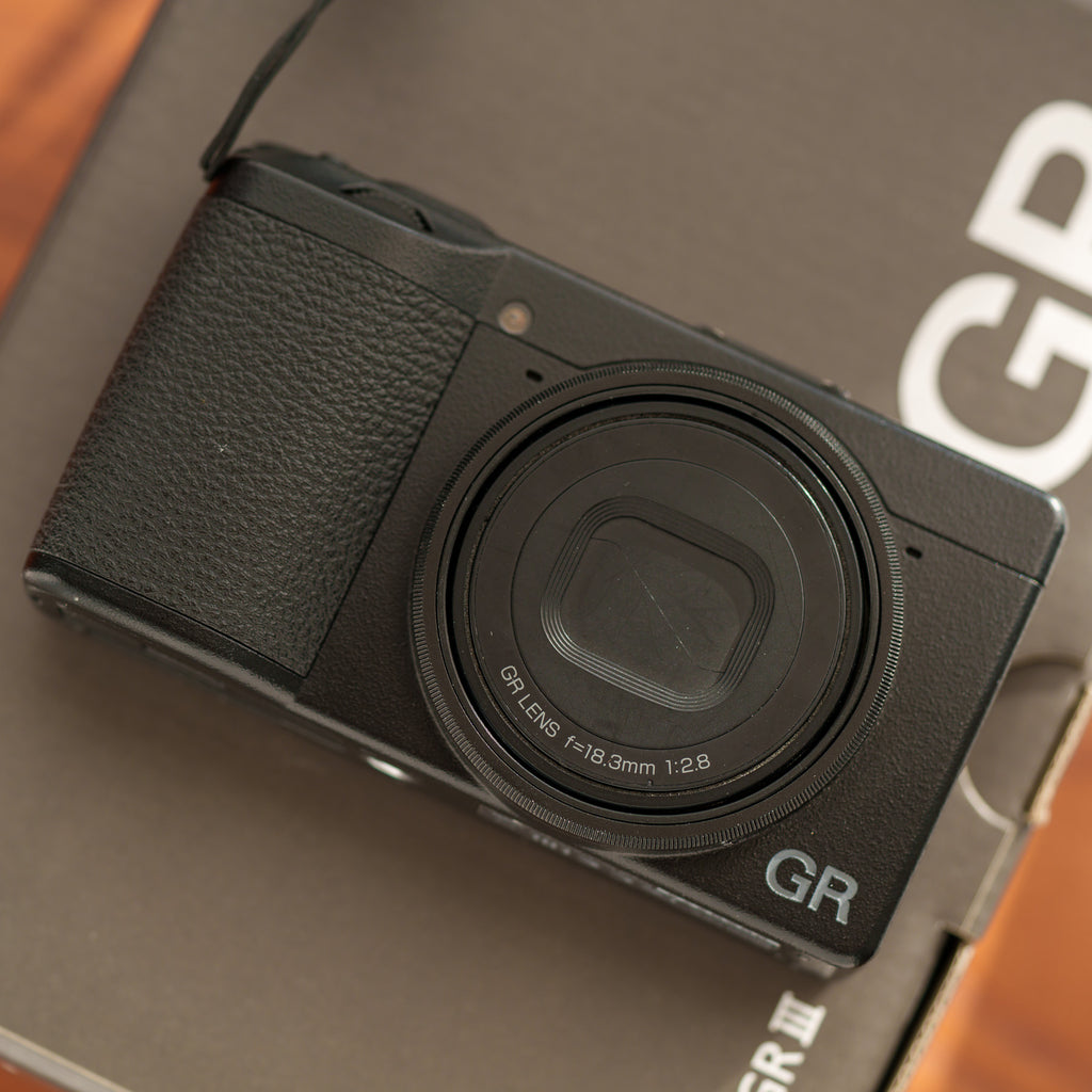 Ricoh GR III – Doppietta-Tokyo