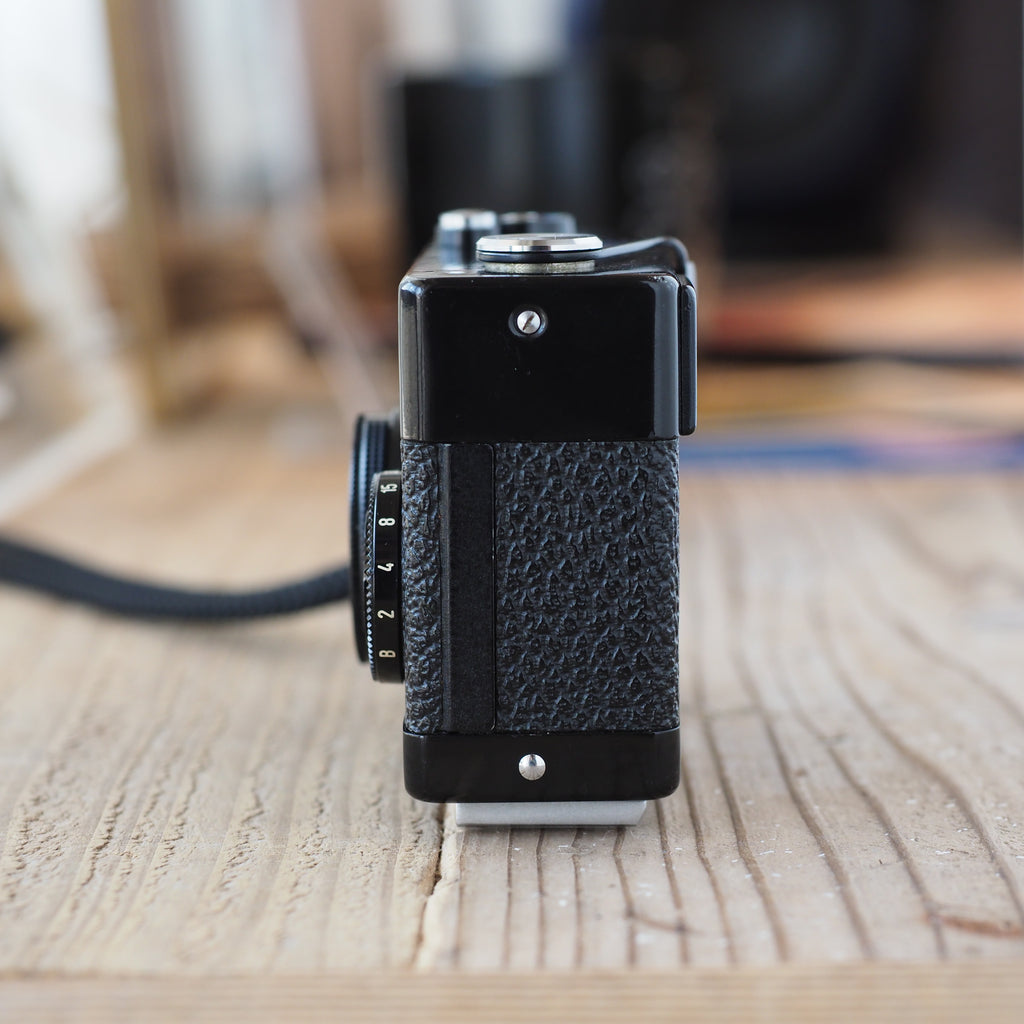 Rollei 35 ローライ35 ブラック (Tessar 40mm f/3.5) – Doppietta-Tokyo