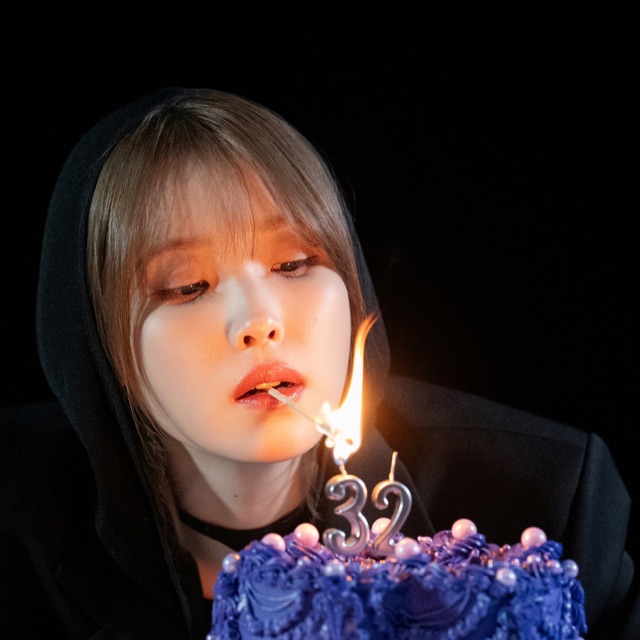 Onhand] IU Smash Hits 2 Album - The Stories Between U & I (Rare